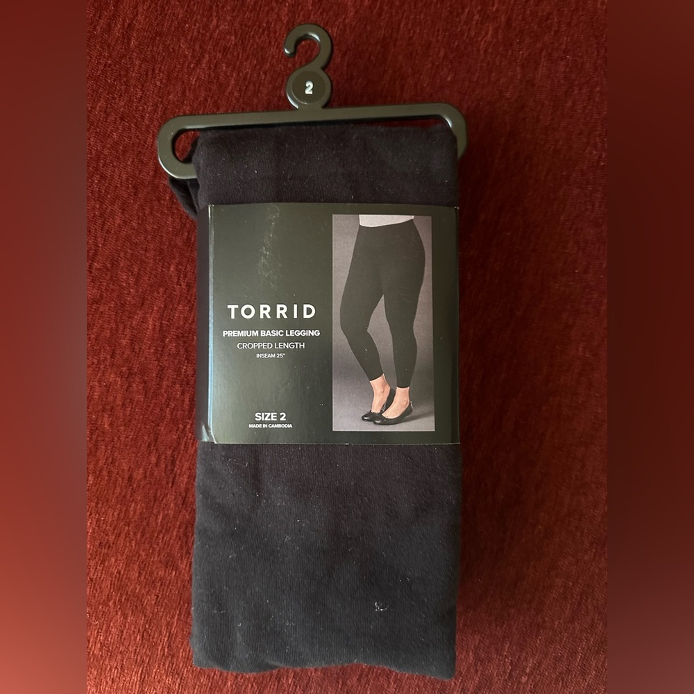 Torrid Premium Cropped Leggings 2X NWT Plus Size Black Stretch
